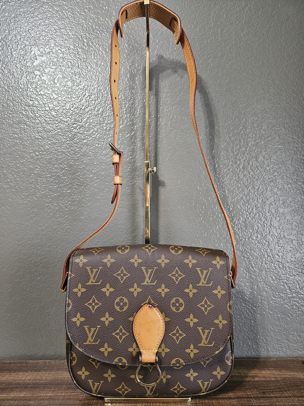 Authentic Louis Vuitton Vintage Saint Cloud GM Monogram Canvas Crossbody 1990